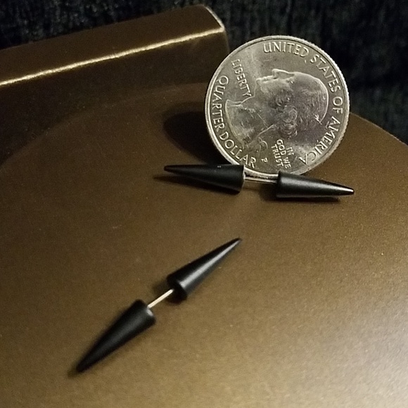 Spike Earrings - Picture 4 of 4